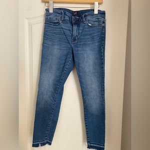 size 4/27short, Abercrombie ankle length skinny jeans (All 3 pairs!!!)